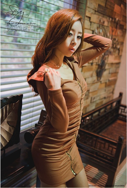 fashion modeling sexy curves pleated V-neck long-sleeved Zou zipper dress