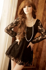Short lace black dress